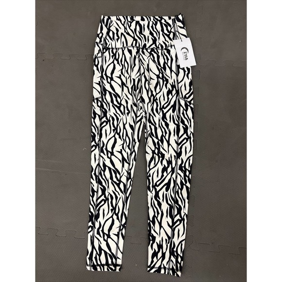 Zyia Active Safari Pocket Brilliant Hi-Rise 7/8 Leggings 24" Women's Size 6-8 - Picture 1 of 11